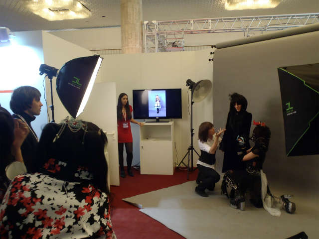 �B�����ʐ^�͂������̃u�[�X�Ō������Ă����