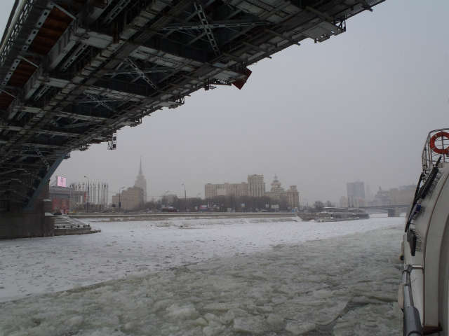 �܂�Ԃ��ăE�N���C�i�z�e���֖߂�