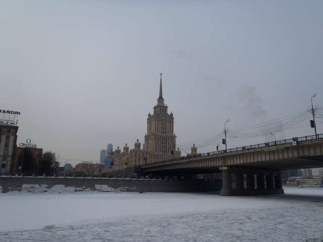 �E�N���C�i�z�e���O�̑D�����ꂩ��X�^�[�g