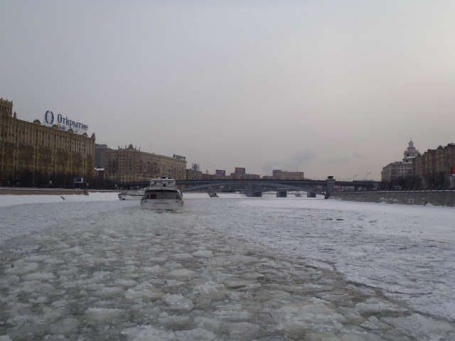 ���̉�̃N���[�Y��2�ǂł̉^�q