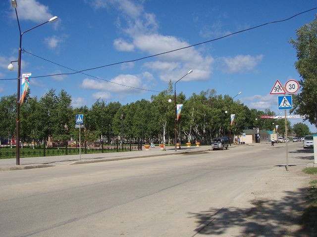 �X�̒��S�ɂ������