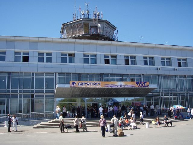  ��`�̐��ʌ��ց@���͍��������r�[ 