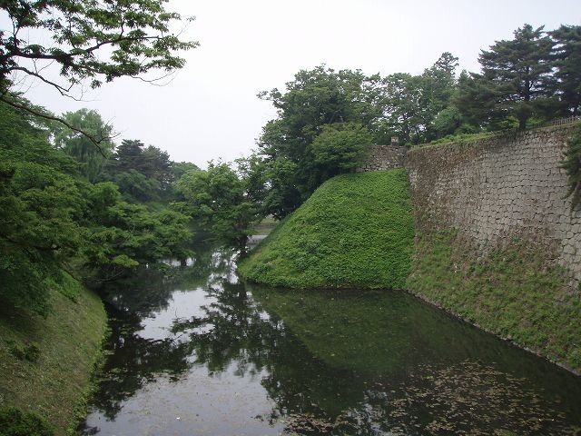 ���Ă̍��͂𕨌�闧�h�Ȗx�Ə��