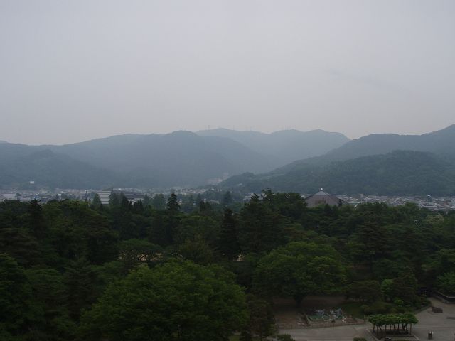 �R�Ɉ͂܂�Ă���̂��ǂ�������