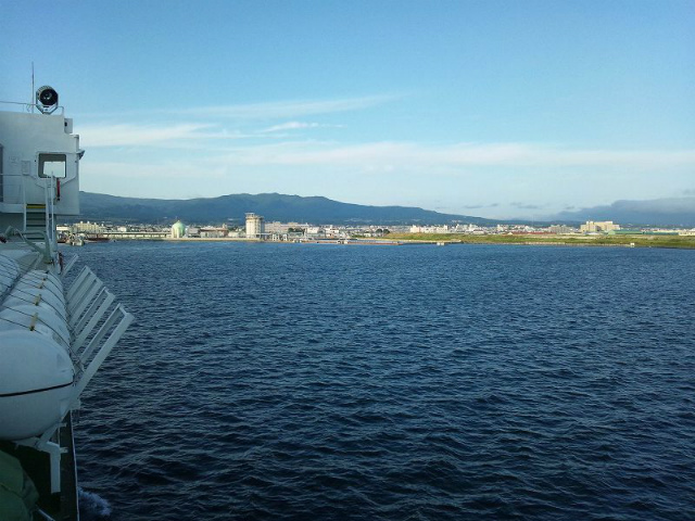 ���ق̊X���������茩���Ă���