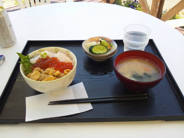 �������̓X�ŐH�ׂ��C�N��