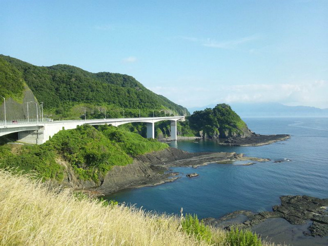 �ϒO���������񂷂铹