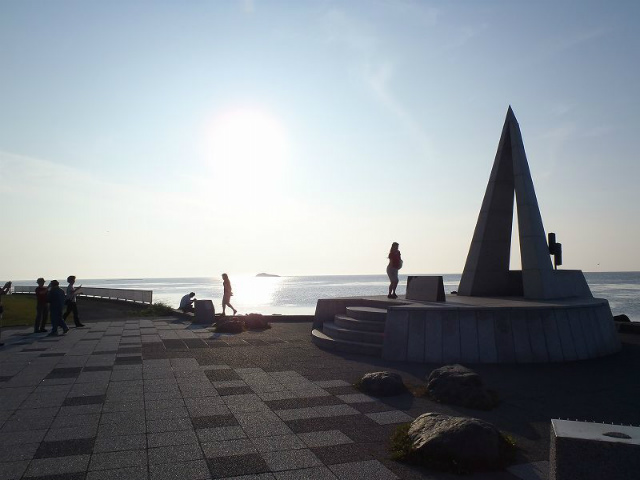 ���̊C�ɒ��݂��������z