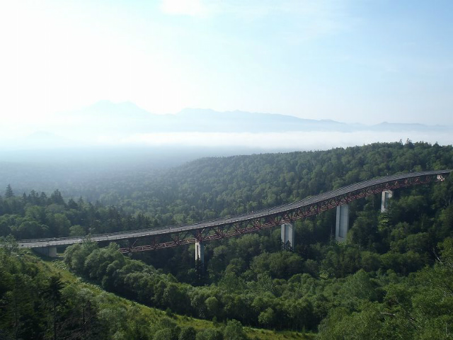 �؁X�̏�ɍ��ꂽ��