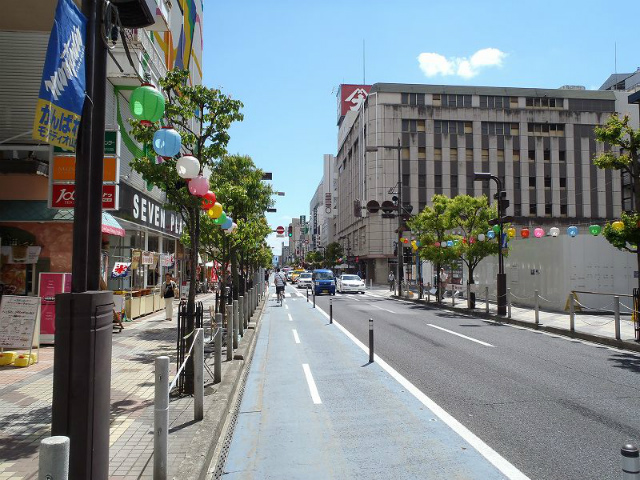 ��̍Ղ�{�Ԃ��T���A����t����ꂽ���C���X�g���[�g