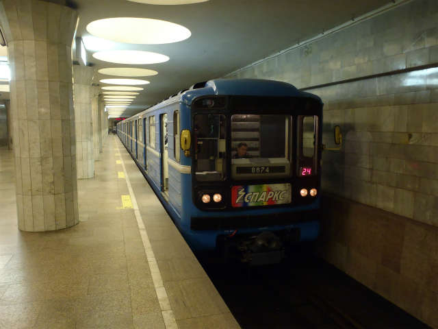 ���X�N���n���S�Ɠ����^�̎ԗ�