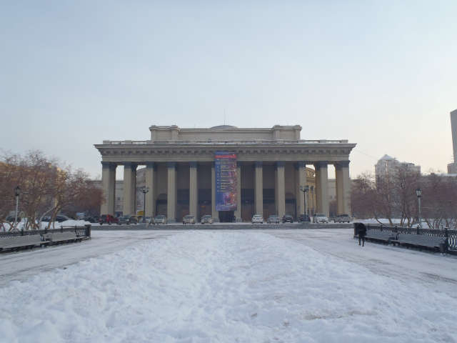 ���[�j���L�ꗠ��ɂ��鍑���I�y���E�o���G����