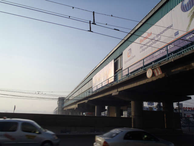 �n���S�̓V�F���^�[�ɕ����Ĕ��n��