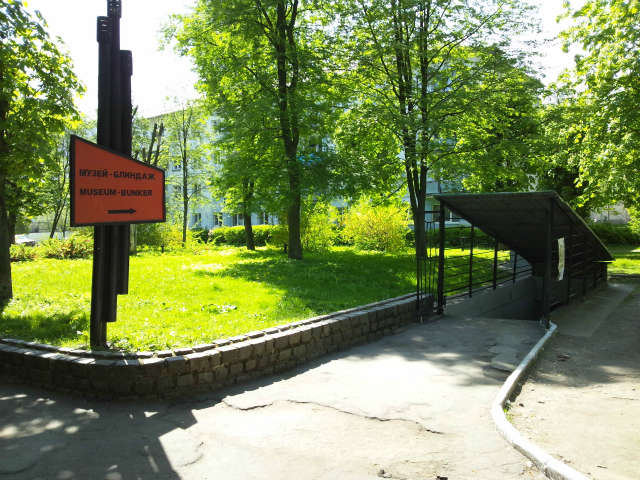 ��w�̍\���ɒn������