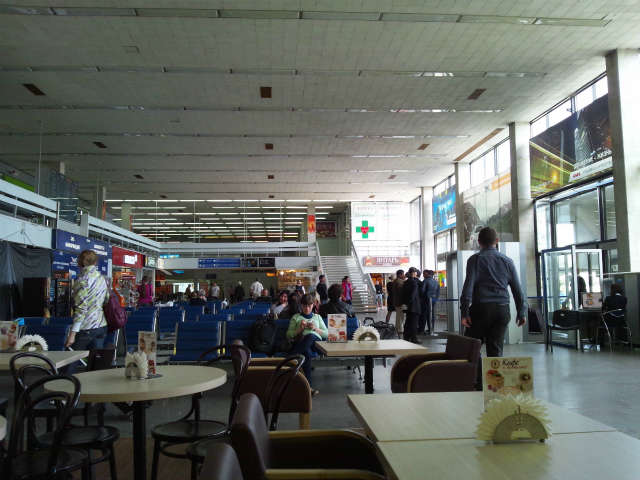 �^�[�~�i���̃J�t�F�Ŏ��Ԓׂ�