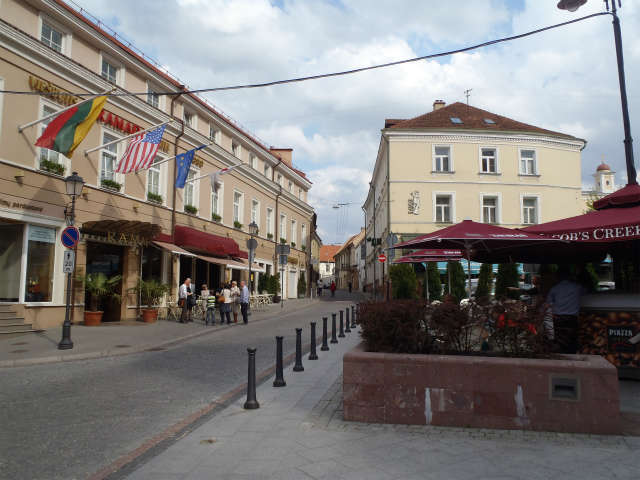 ���s�X�̕��i (3)