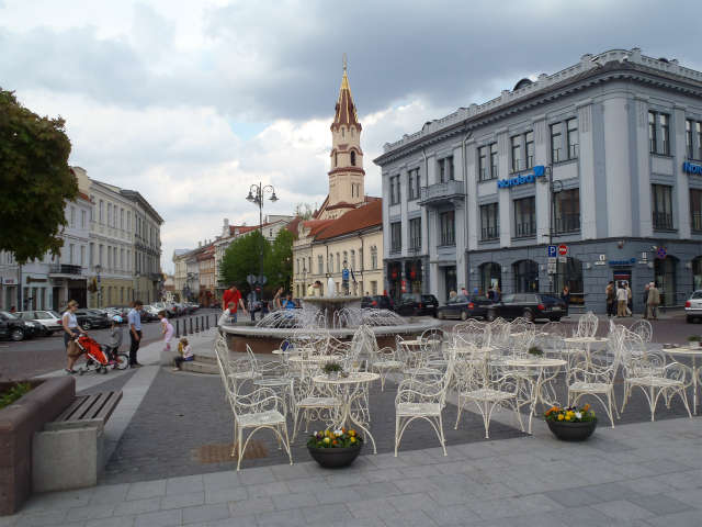 ���s���ɑO�̍L��