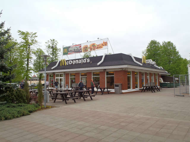 ���B���j���X�w�O�̃}�b�N�Œ��H