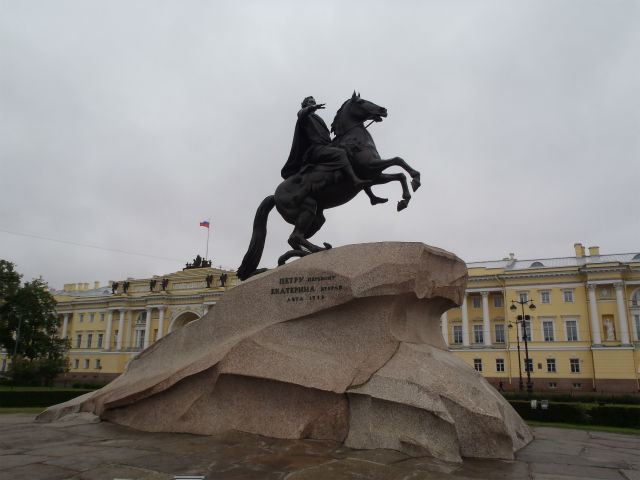 �f�J�u���X�g�L��Ɍ��A���̋R�m��