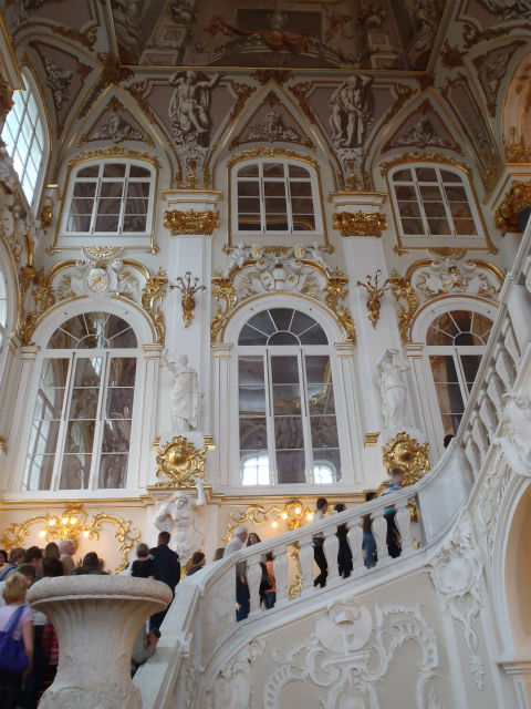 ��g�̊K�i�@�����ȑ���̊ٓ�