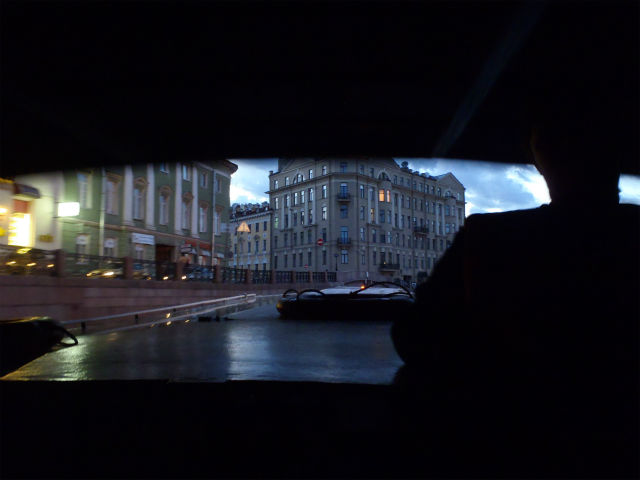 ����X���X�������������߂Ă����B