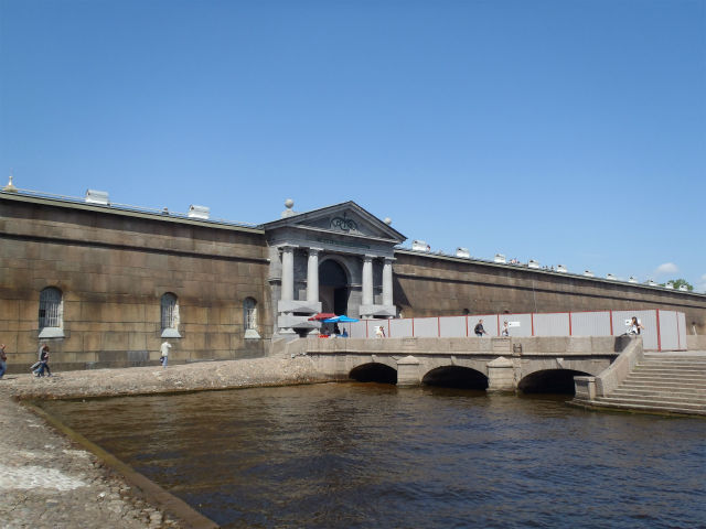 ����o�X�̏���ɑ����l���@��