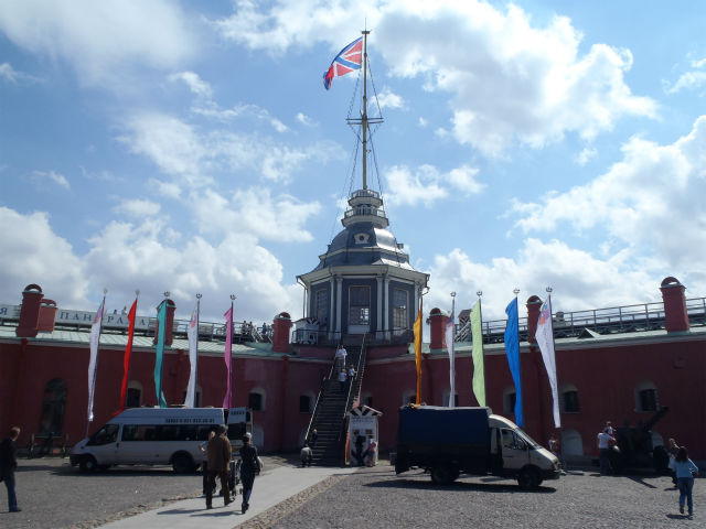 ��ǂɂ͓o�邱�Ƃ��ł���c���A���Ԃ̓s���Œf�O