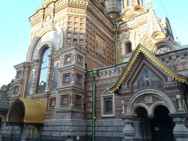 �ׂ��ȑ�����G�悪�U��΂߂��Ă���