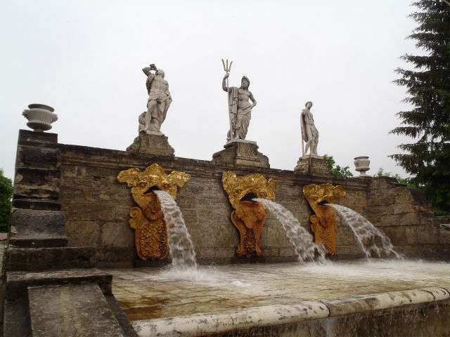 ���ꂼ��ӏ����Â炳��Ă��ĖO���Ȃ�