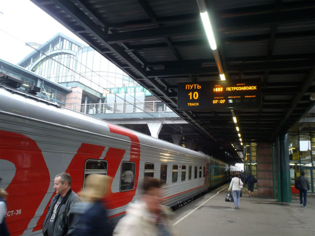 ���𖾂�������q�����ꂼ��̖ړI�n�֌�����