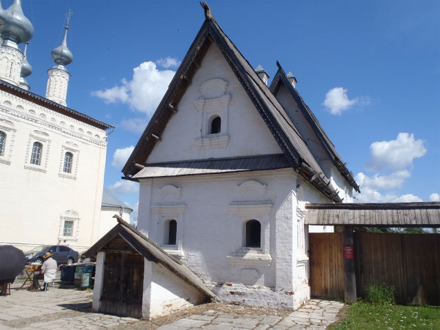 �|�T�[�h�̉Ɓ@�ؑ�����Α���̏Z���ɕς�鍠����ꂽ�A�M�d�Ȍ��z���Ƃ�