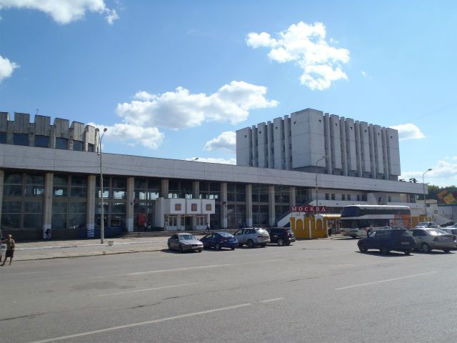 �E���W�[�~���w�@�o�X�^�[�~�i���̐^�������ɂ���