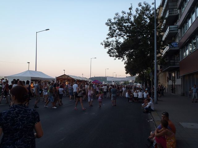 ���򂩂�o���Ƃ���@�����l���W�܂��Ă���