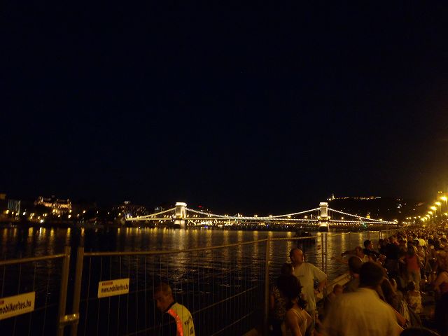 ��������������݁A���C�g�A�b�v���ꂽ�����苴