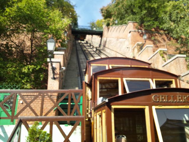 �P�[�u���J�[�ŉ��{�̋u�̒����