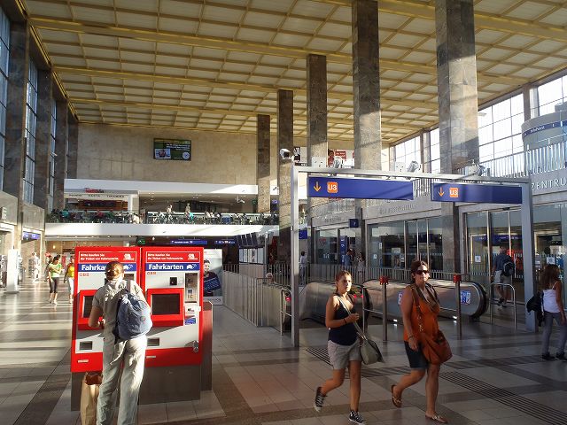 U�o�[���i�n���S�j�ŏh��