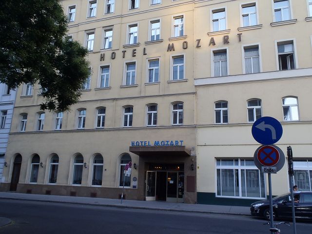 �z�e���u���[�c�@���g�v