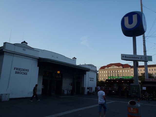 �n���S��U�̎����ڈ�