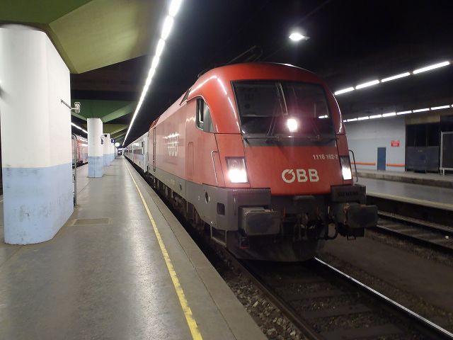 �d�C�@�֎Ԃ���������q�ԗ��