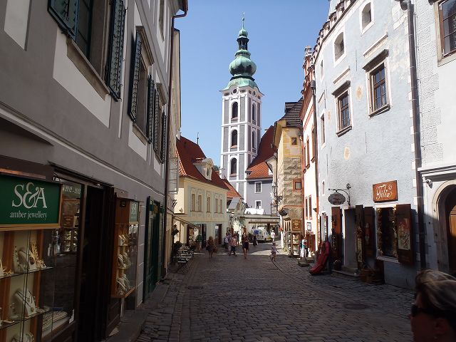 ������ɁA�X�̕\��̓K�����ƕς��