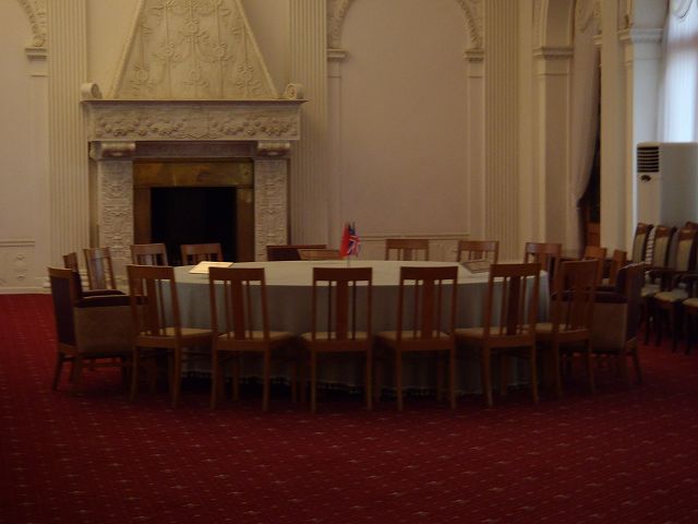 �ĉp�I�̍������u����Ă���