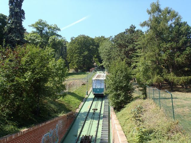 �u�̏�֓o��P�[�u���J�[