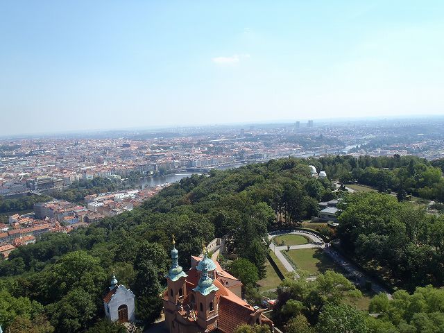 �Ԃ������̊X���݂��L����