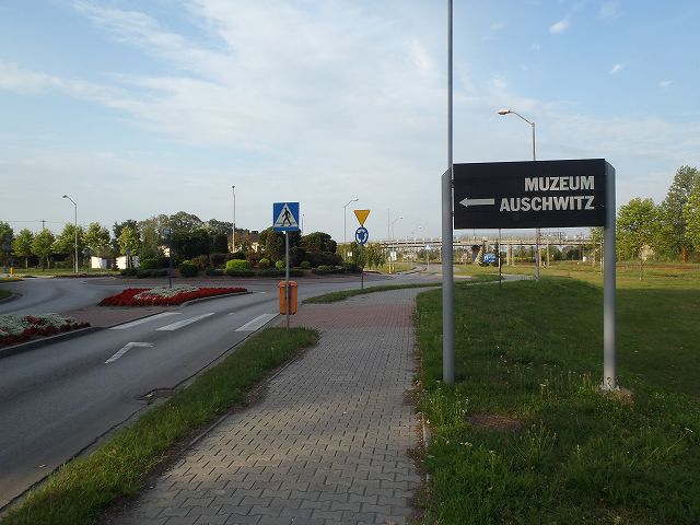 �ē��𗊂�ɕ���