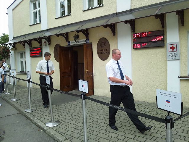 �e����̃K�C�h�c�A�[������@���{��͂Ȃ�