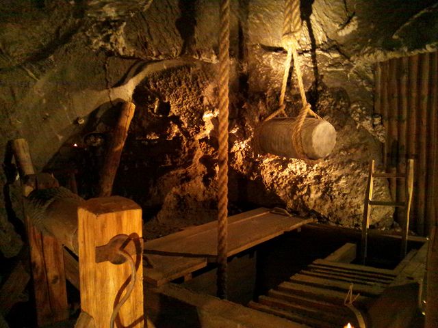 �≖�̍̌@���i���Č�����Ă���