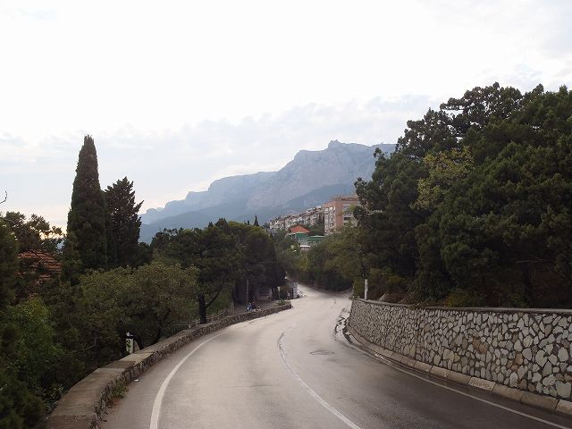 �C�ݐ��ɉ����ē��H���L�сA�������̏h������A�˂�