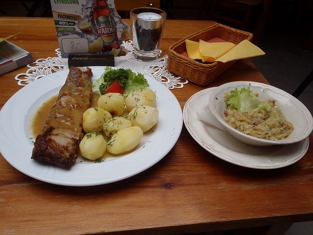 ��ɂ���ăK�b�c�����ނƃK�b�c���o�Ă���