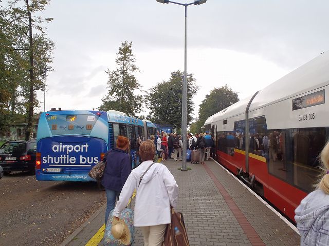 ��`�w�@�����Ń^�[�~�i���s���̃o�X�ɏ�芷����