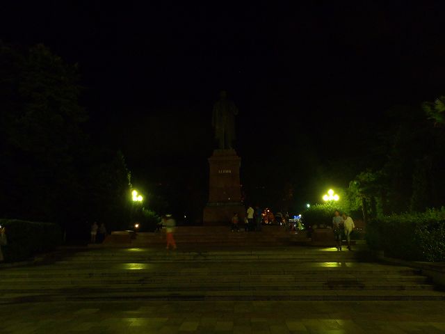 �߂��̌����̃��[�j����